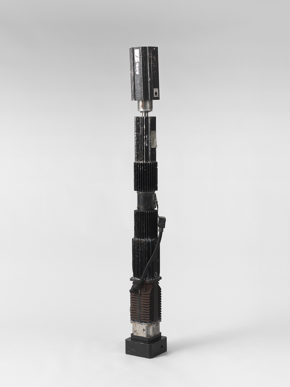 Oshay Green, <i>Accelerated saeculum 2</i>, 2023. Welded servomotors, 71 x 8 x 8 in (181 x 21 x 21 cm)